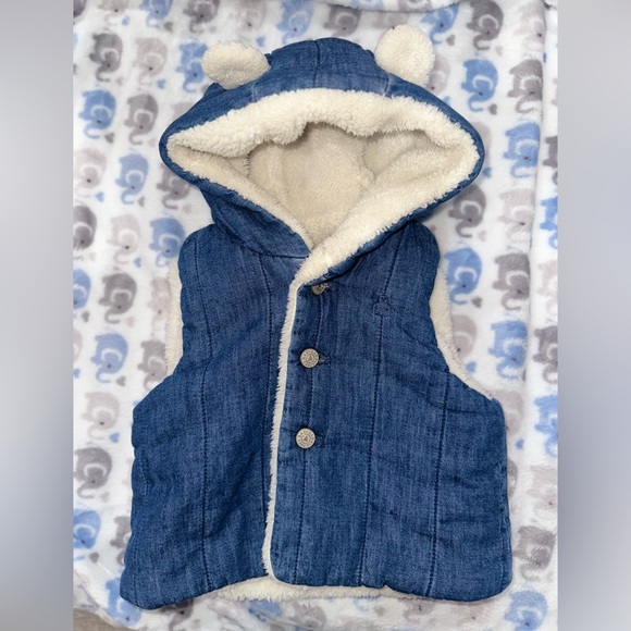 GAP Blue and White Hooded Vest with Plush Lining - Picture 2 of 4